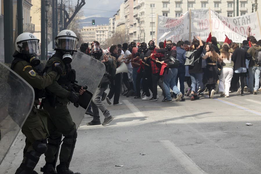 Počas protestov v Grécku