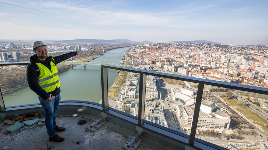 Prvé zábery z mrakodrapu Eurovea Tower.