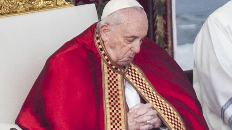 Pápež na desiate výročie