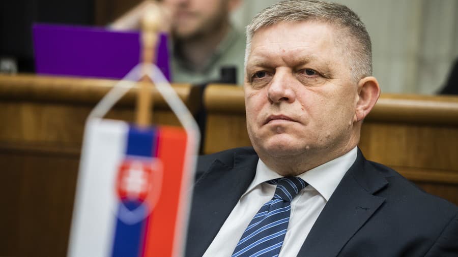 Líder Smeru-SSD Robert Fico.