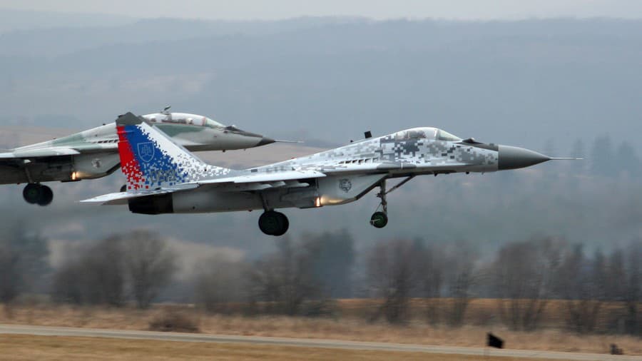 Trinásť lietadiel MiG-29 už