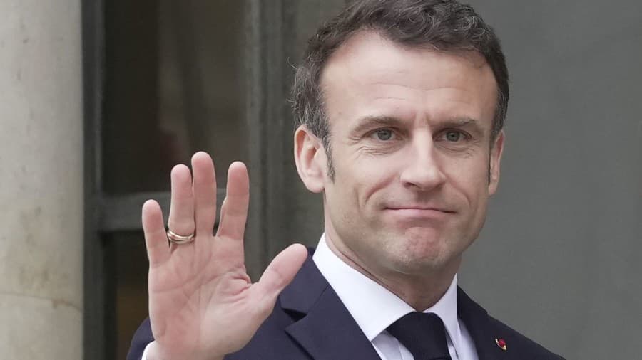 Macron chce, aby dôchodková
