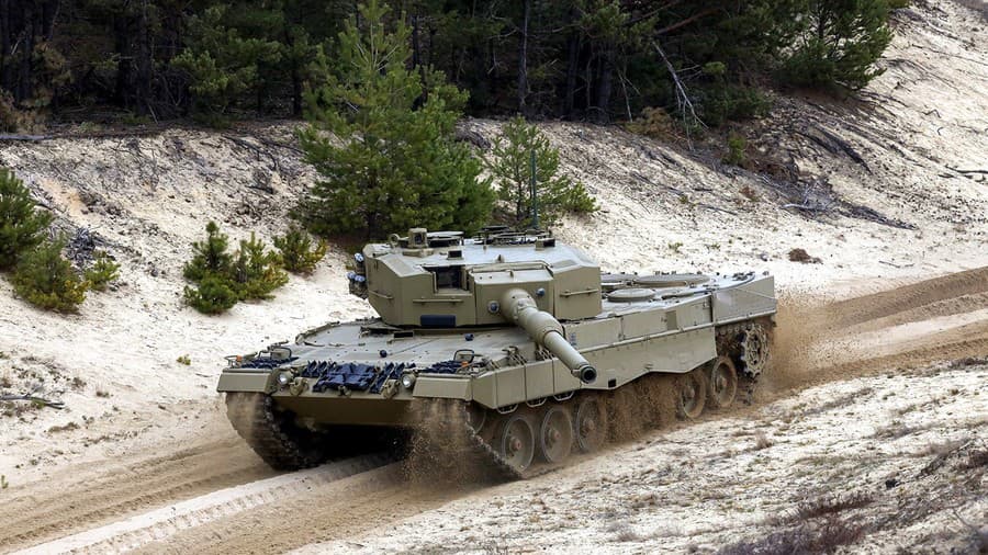 Tank Leopard 2A4 počas