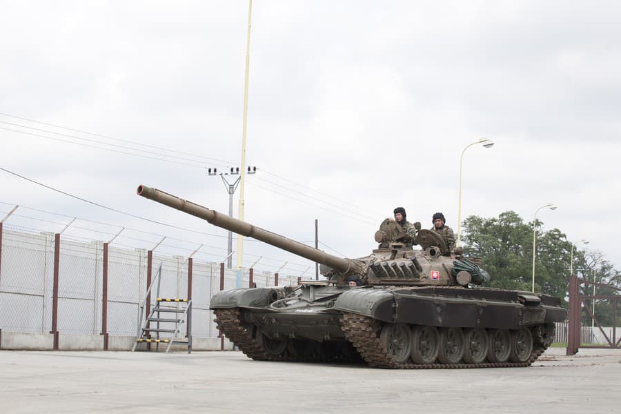Minister obrany Naď tvrdí, že tak spravím, iba ak nám spojenci dajú moderné tanky 1:1.