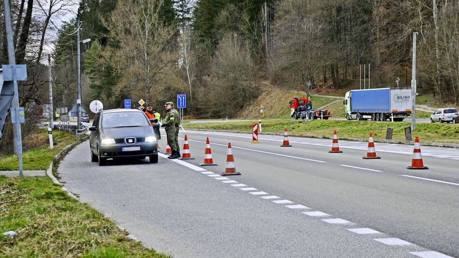 Hranice budú policajti kontrolovať