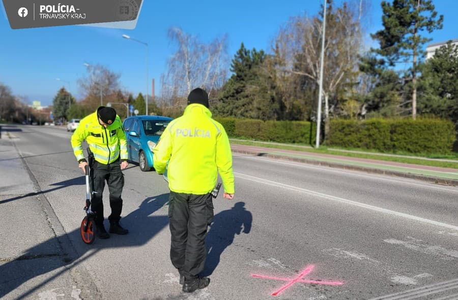 V Trnave na Bučianskej zrazilo auto školáčku na priechode pre chodcov.