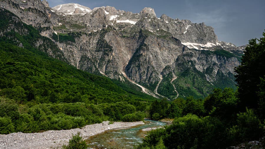 Obaja sa zrútili zhruba