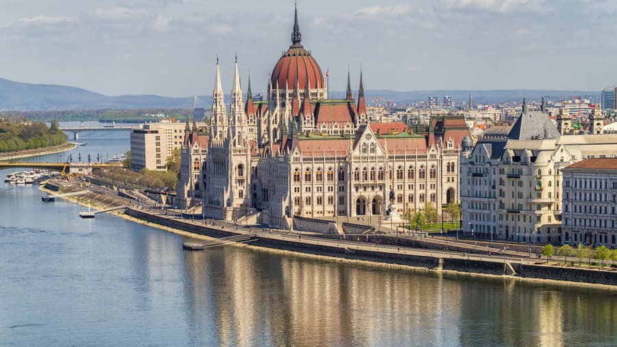 Maďarský parlament v Budapešti.