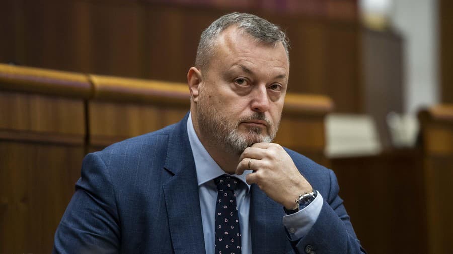 Milan Krajniak,
minister práce