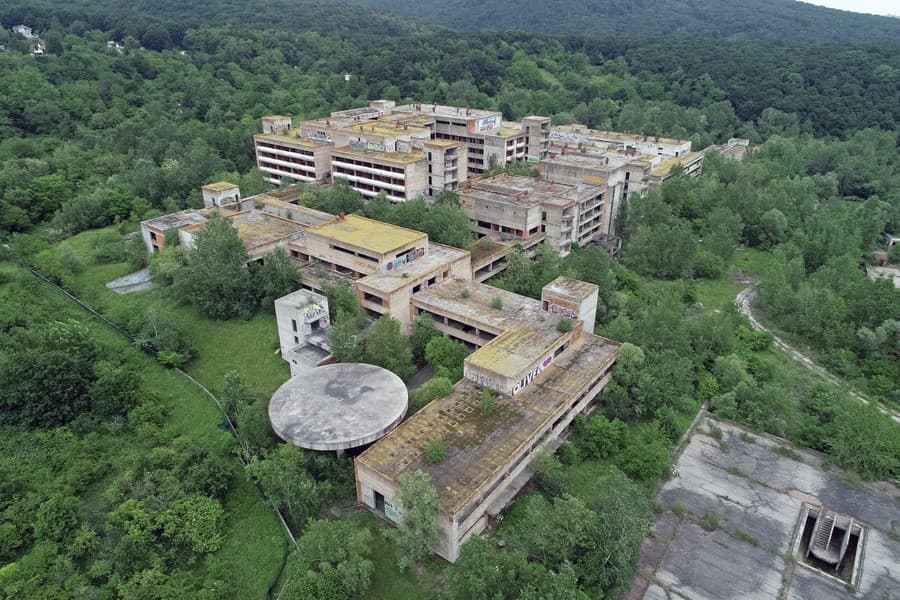 2019 - Architekt pôvodnej stavby Jindřich Martin navrhoval, aby sa zbúrala len časť stavby.