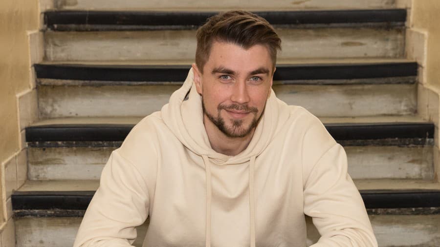 Talentovaný umelec má vo svojich prioritách jasno. 
