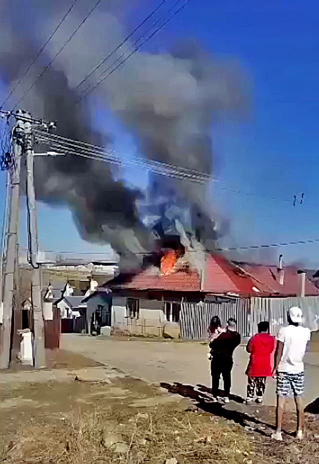 Na dome poničil požiar