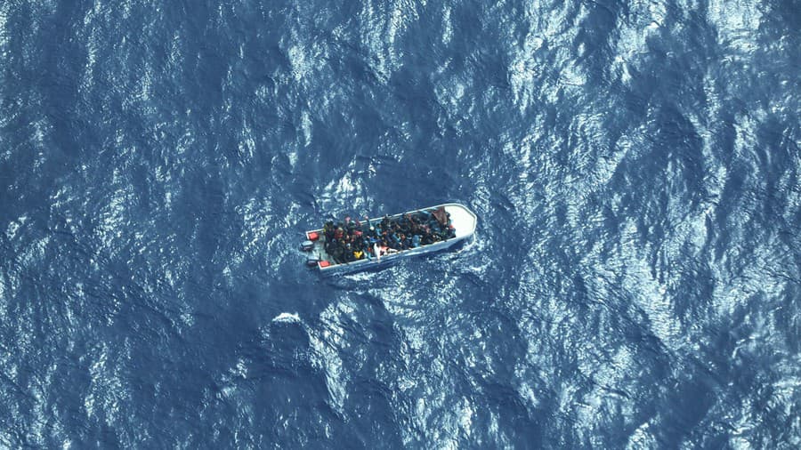 V Stredozemnom mori sa potopili najmenej dve lode s migrantmi. (ilustračné foto).