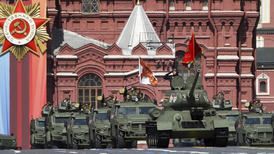 Kolóna ruských obrnených vozidiel