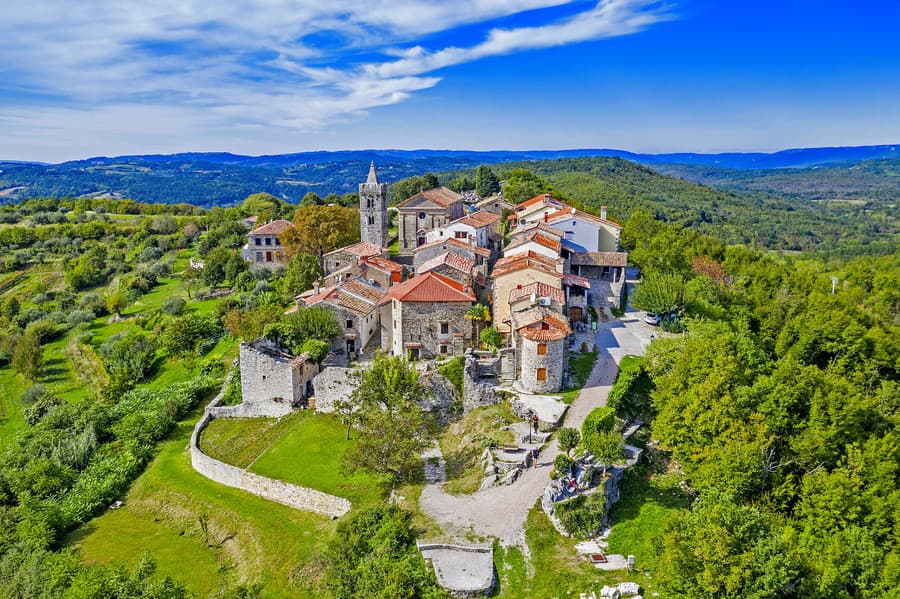 VÝHĽADY: Mesto stojí na