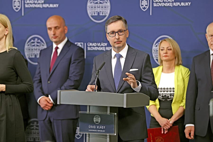 Peter Dovhun (49), minister hospodárstva