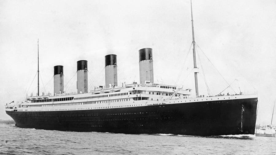 Snímka Titanicu, ktorý 15.