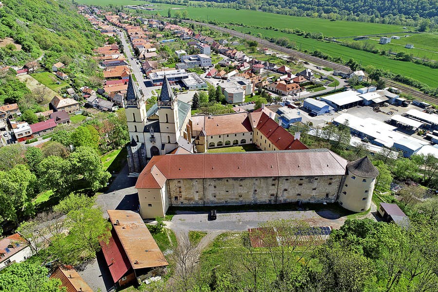 Veľký Komplex: Benediktínsky kláštor