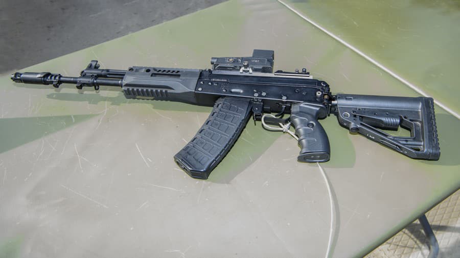 Puška AK-12 kalibru 5,45