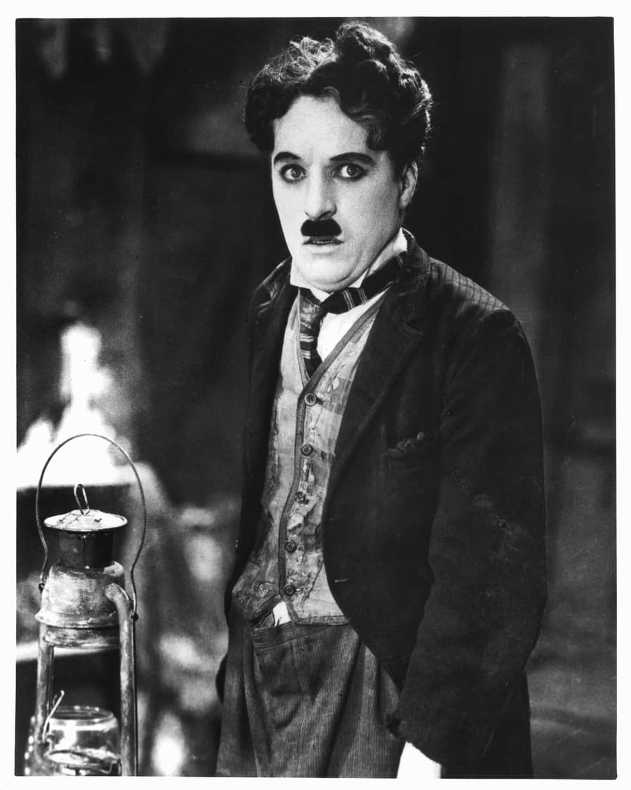 Charlie Chaplin († 88)