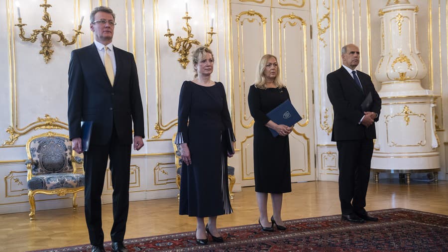 Prezidentka SR Zuzana Čaputová odovzdala poverovacie listiny novým veľvyslancom SR.
