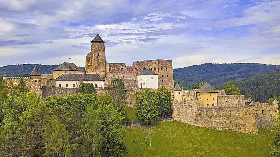 Do Ľubovnianskeho hradu investujú