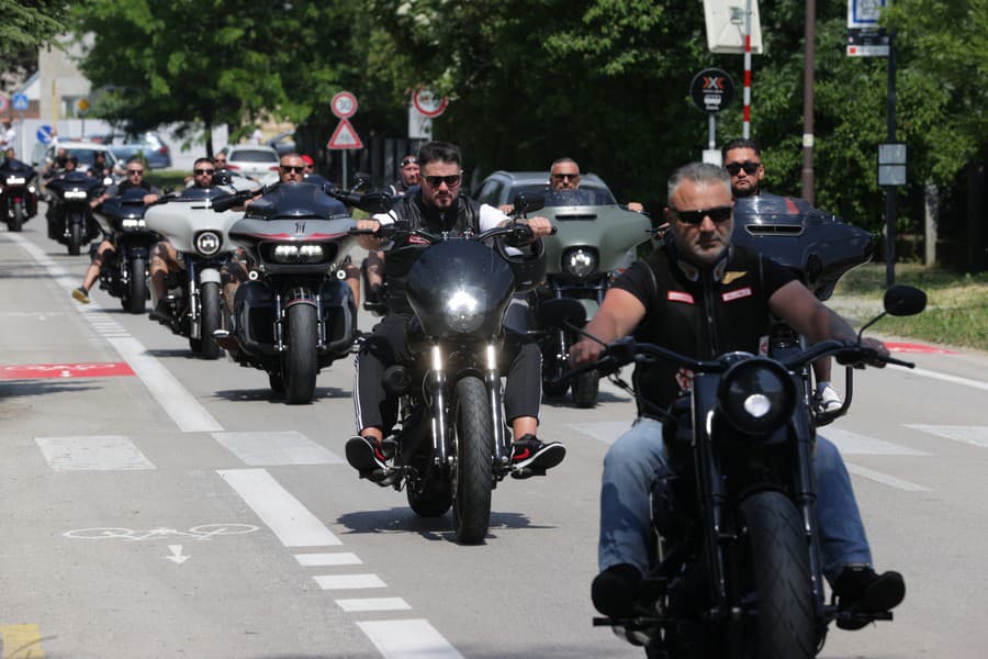 Členovia motorkárskeho gangu Hells