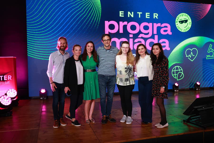 Programiádu vyhrali projekty LeafPot a iFood, ktoré riešia celospoločenské problémy.