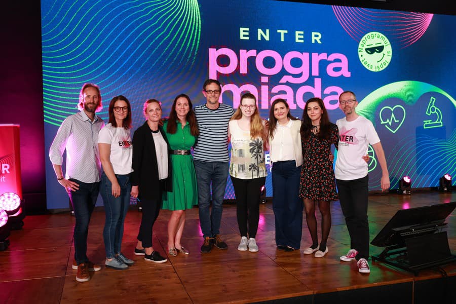 Programiádu vyhrali projekty LeafPot a iFood, ktoré riešia celospoločenské problémy.