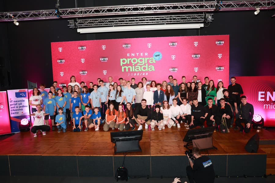 Programiádu vyhrali projekty LeafPot a iFood, ktoré riešia celospoločenské problémy.