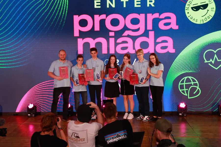 Programiádu vyhrali projekty LeafPot a iFood, ktoré riešia celospoločenské problémy.