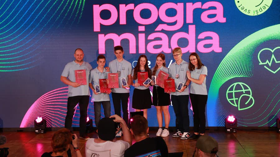 Programiádu vyhrali projekty LeafPot a iFood, ktoré riešia celospoločenské problémy.