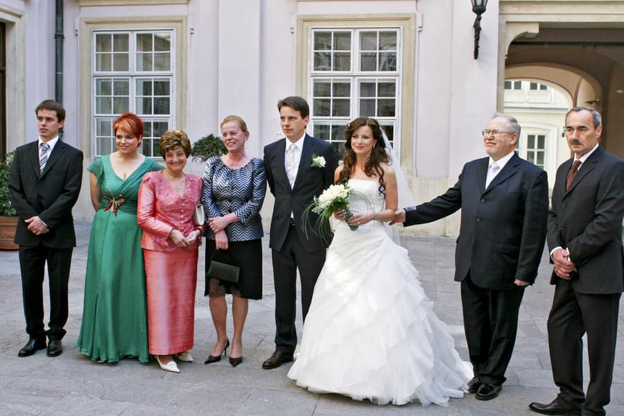 Foto zo svadby: (zľava) Ivanova svokra Katka, mama a vedľa manželky Ronnie svokor Pavel Traubner a otec.