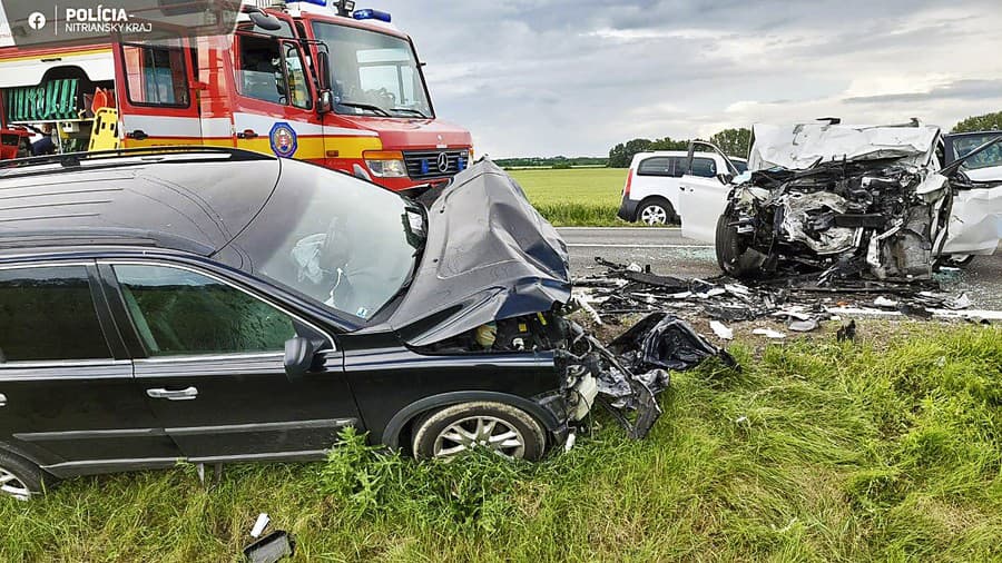 Volvo po zrážke odhodilo