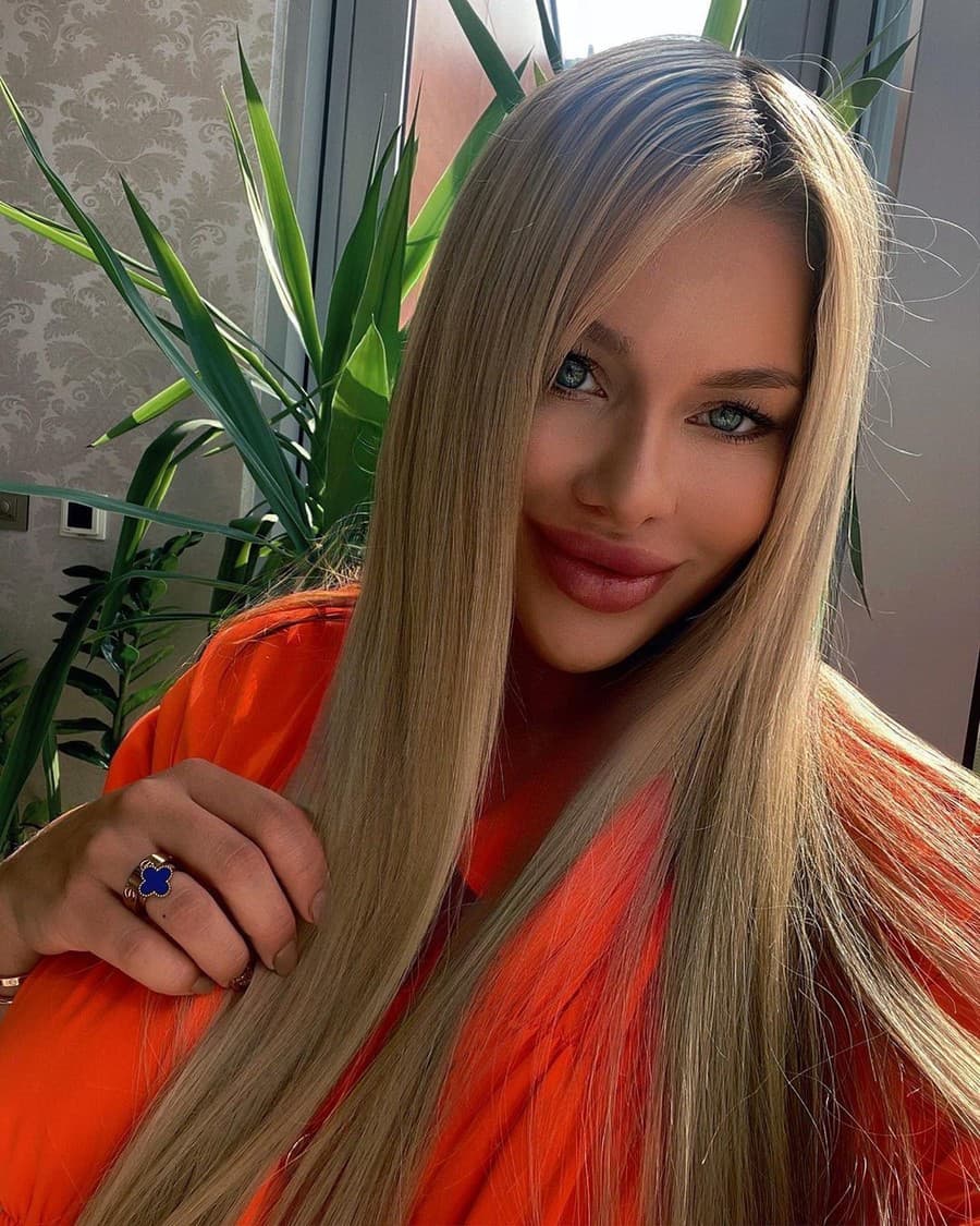 Milenka Borisa Kollára (57) Laura (28).