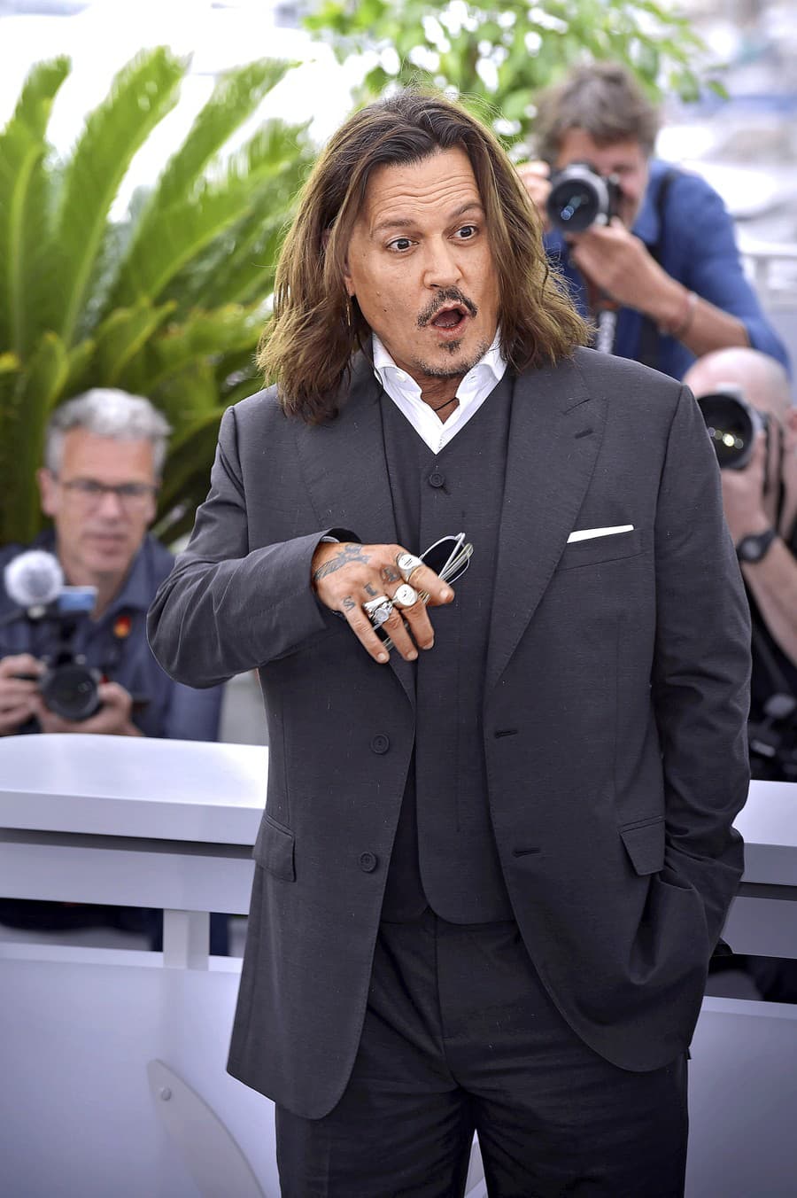 Johnny Depp rozdelí odškodné piatim charitám.