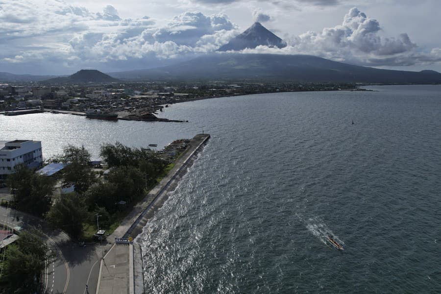 Na snímke sopka Mayon