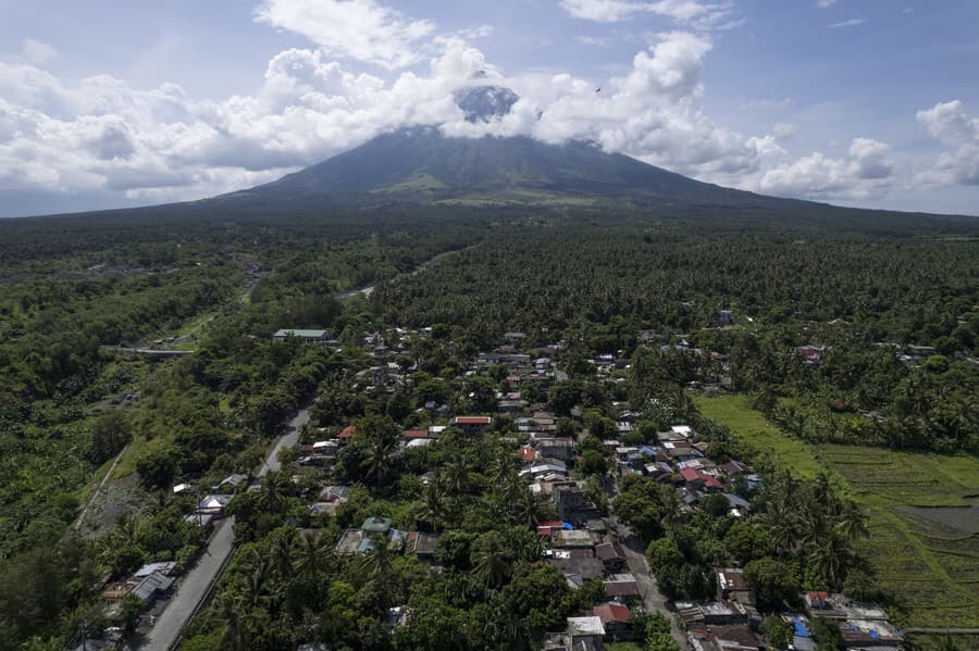 Na snímke sopka Mayon