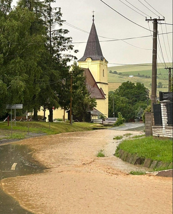 V obci Raslavice je