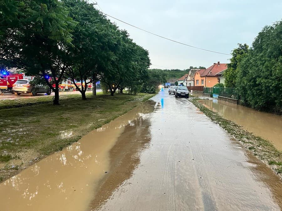 Obec zatopila voda z