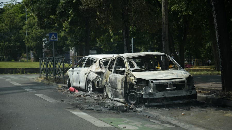 Násilné protesty otriasli v