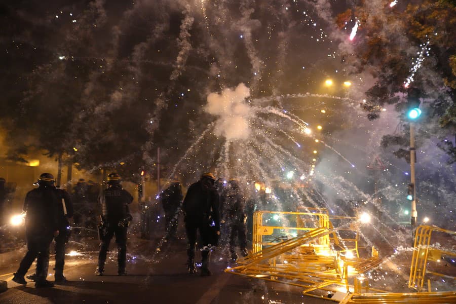 Násilné protesty vo Francúzsku.