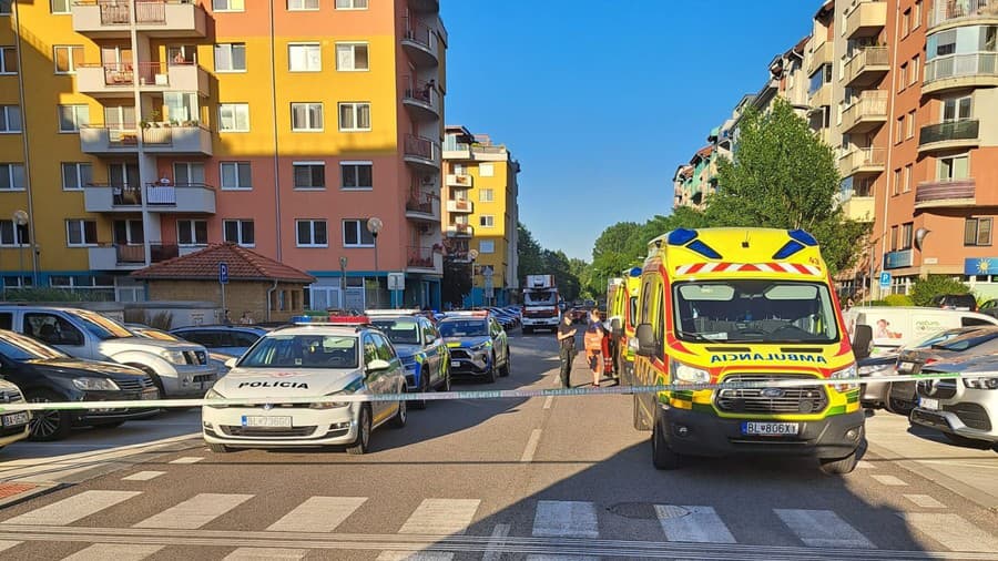 V Petržalke evakuovali bytovku.