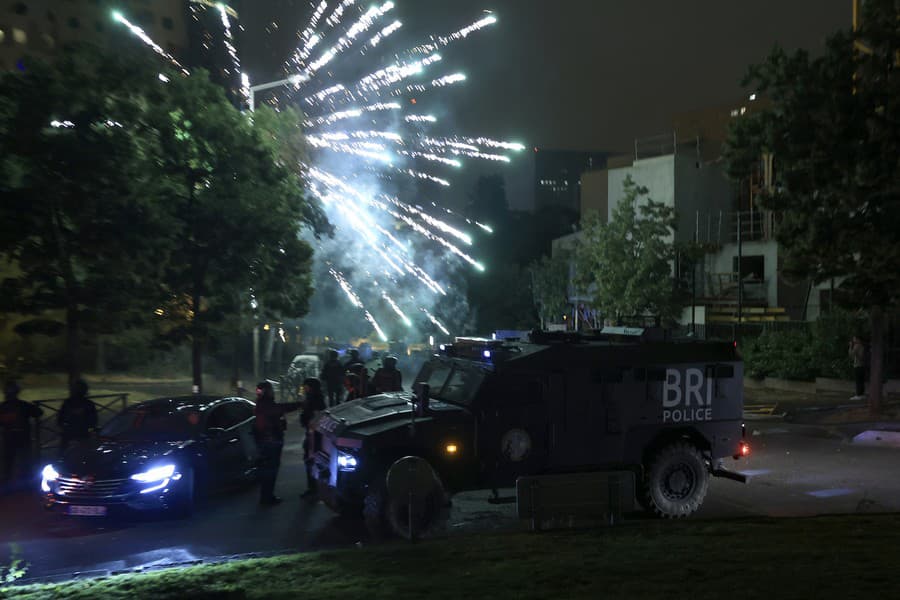 Násilné protesty vznikli aj