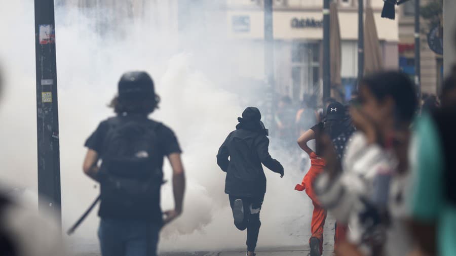 Vlnu násilných protestov vyvolala