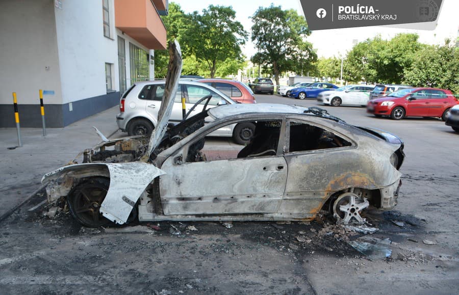 V Bratislave vybuchlo auto,