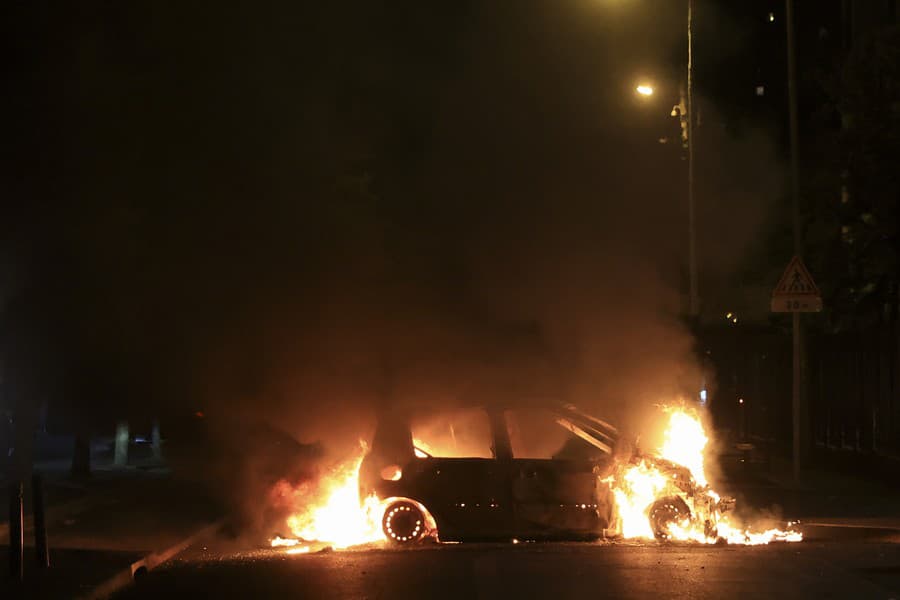 Násilné protesty v Paríži.