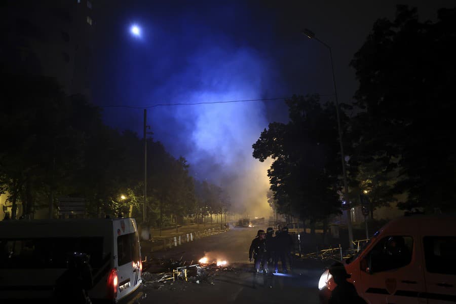 Násilné protesty v Paríži.