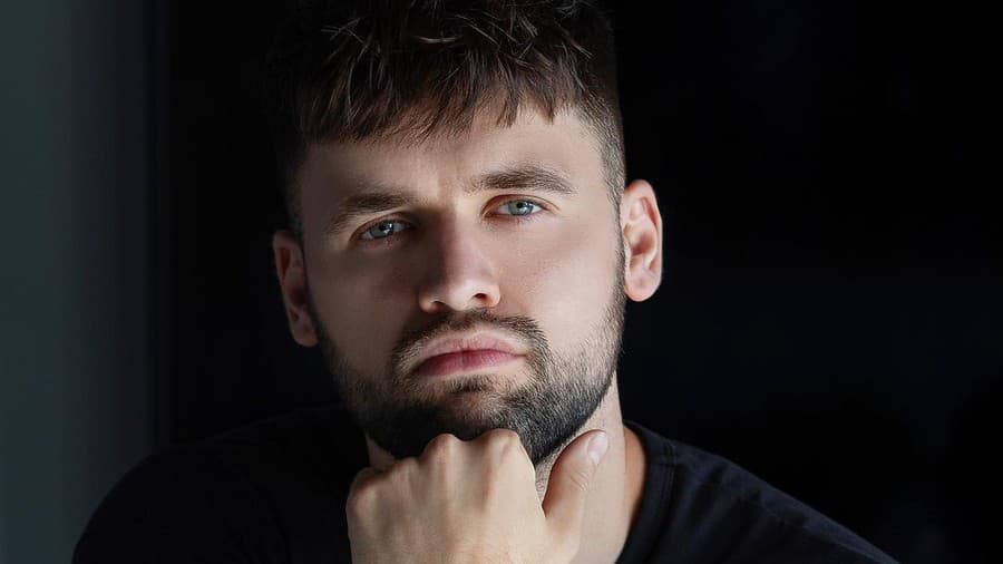Politikov syn sa pustil do šikany zdravotne znevýhodnených osôb.