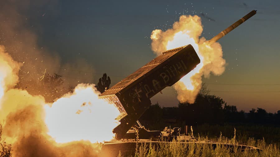 Ruský raketomet TOS-1A Solncepjok,